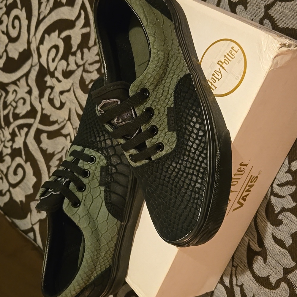 Vans Slytherin sz 7.5 Womens